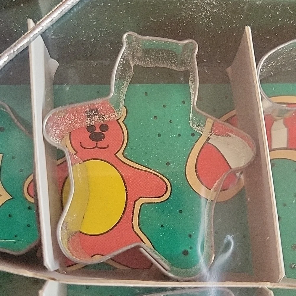 9 Vtg Mini Cookie Cutters Metal Snowman Tree Star Bell Teddy Bear Holly Sock Man